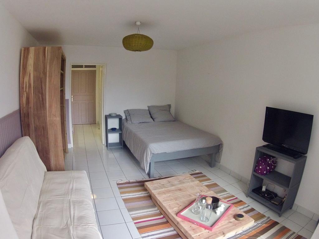 Ferienwohnung A Deux Pas De L'Ocean Saint-Gilles-les-Bains Exterior foto