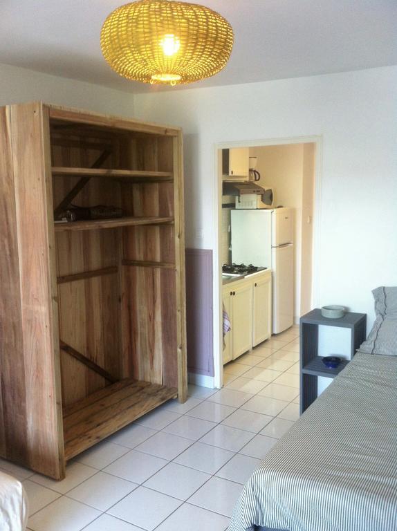 Ferienwohnung A Deux Pas De L'Ocean Saint-Gilles-les-Bains Exterior foto